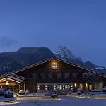 Hotel Huus Gstaad 4*