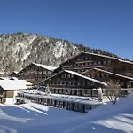 Huus Gstaad Szálloda Saanen