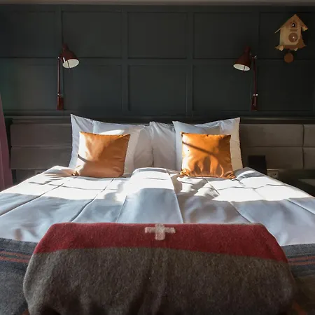 Huus Gstaad מלון זאנן