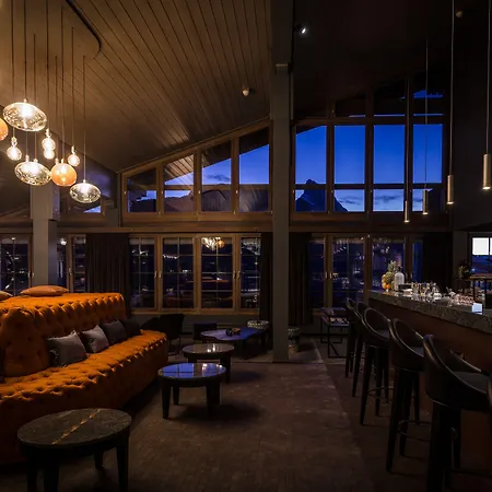 Huus Gstaad Otel Saanen