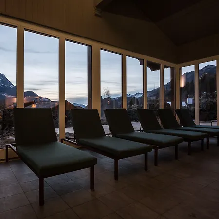 Huus Gstaad 4*