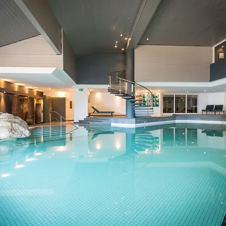 Huus Gstaad 4* זאנן