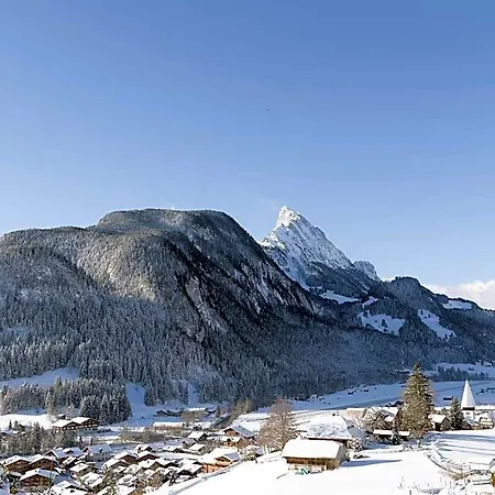 Huus Gstaad Hotell
