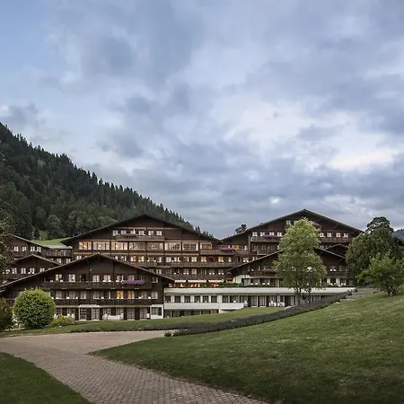 Huus Gstaad ホテル ザーネン