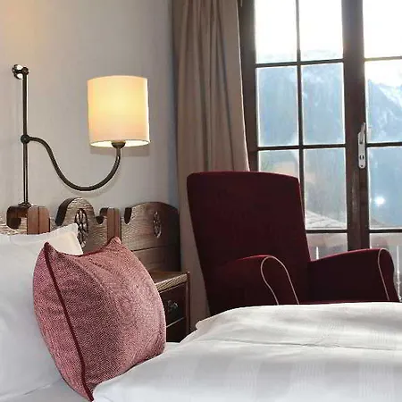 ホテル Huus Gstaad