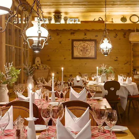 Huus Gstaad Hotel