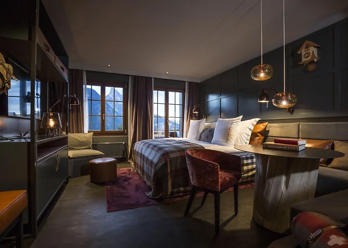 Hotel Huus Gstaad 4*