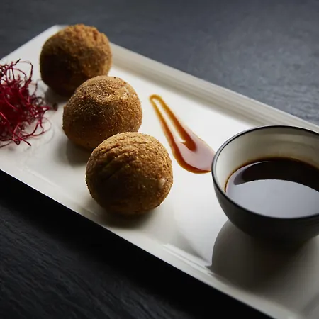 Hotell Huus Gstaad 4*