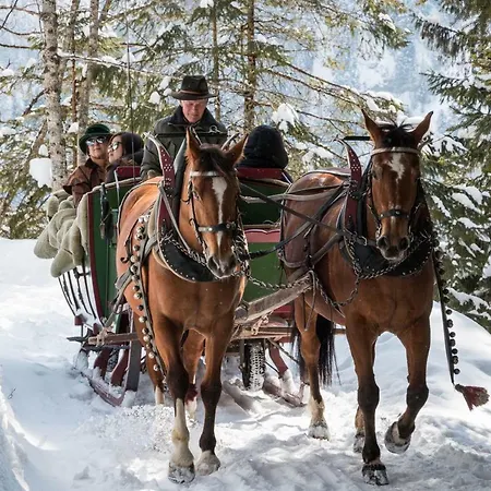 Hotell Huus Gstaad Saanen